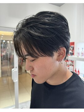 オーシャントーキョー 仙台(OCEAN TOKYO) ニュアンスセンターパート黒髪ツーブロ