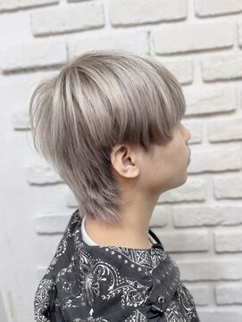 ビランチェ 池袋(bilancia) マッシュウルフカットシルバーホワイトブロンドメンズウルフ池袋