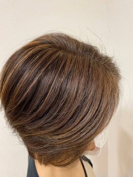 フフ 瀬戸店(FuFu) 白髪ぼかし/トップふんわりショート