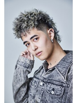 グナスティバイダムディー トウキョウ(GNASTY by DAMDEE TOKYO) ツーブロックマッシュ/波巻き/ハイライト/束感[大宮/理容室