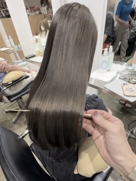 エンネ 新宿(enne) グレージュカラー/韓国風巻き/レイヤーカット/髪質改善/縮毛矯正