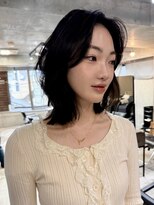 ナループロア ルームー(Nalu pu loa ROOMOO)&nbsp;海外レイヤー/バタフライレイヤーカット/かきあげ前髪