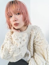 【ペールピンク×レイヤーボブ】ピンク系カラーが映えるミディアムレイヤー。柔らかさと抜け感がポイント☆