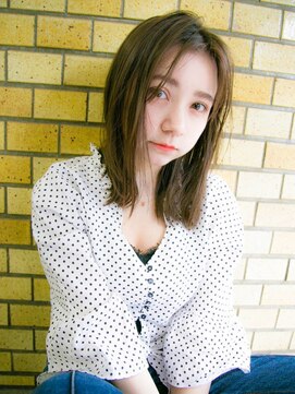 ルティア(Lutia) センターパート カーキグレージュ 切りっぱなし