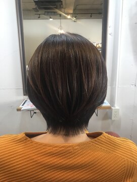 アンブリック(AN_BLICK) 首元すっきりショートボブ