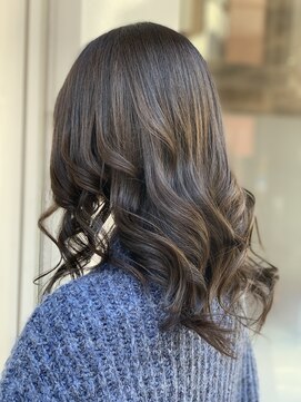 ピンズ(Pins) ベージュカラー×リバース巻き