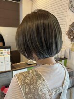 アトリエ エス atelier es HAIRDESIGN&nbsp;オリーブベージュ/コロンとボブ/ミニボブ/丸みショート/透明感