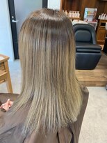 フツーロ 栄(FUTURO)&nbsp;バレイヤージュスタイル