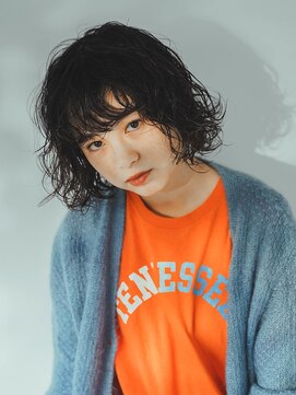 トゥコ(tuco) ボブパーマ　外国人風　黒髪　ラフパーマ　クルクル