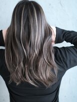 マリアナ(Mariana)&nbsp;ハイライトショートヘアレイヤーカットダブルカラー