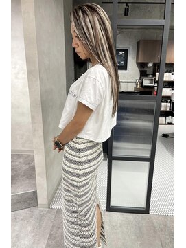 アコ(Aco) ★ストレートに映えるハイライトデザイン★