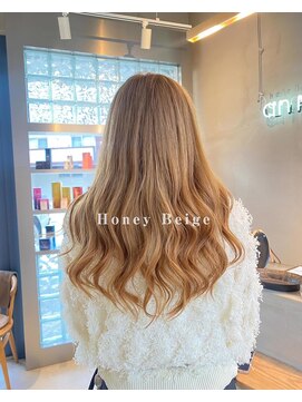 アンリオマール(an rio MAR) 1ブリーチで作る甘めハニーベージュカラー