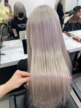 グロウ 渋谷(grow) ホワイトカラーでプルエクステ☆