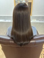 インビテーション(invitation) 乾かしてまとまるグレーベージュカラー