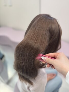 ジーナリア(Xena ria) 《rena》王道かわいい大人ベージュ