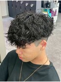 スペインカールスパイキーショートブルーブラックフェザーパーマ