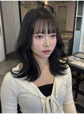 くびれカット/ミディアムレイヤーカット/暗髪/顔周り/前髪/韓国