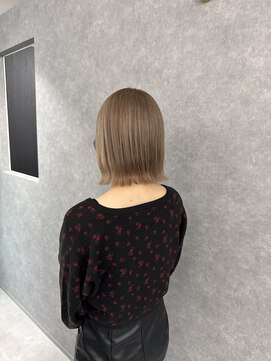 トイロ(toiro.) ボリュームが出る人も垢抜け！ミルクティーボブ◎