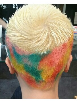 サムブリッジ(SOMEBRIDGE) ブリーチしてデニスロッドマン風ヘアカラー【SOMEBRIDGE亀有】