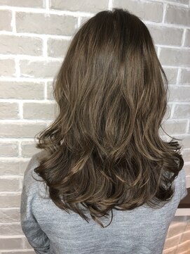 トレヴァーデルチザン 南船場店(TREVOR DE'RTISAN) マットオリーブ