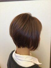 ポージーヘアー 前下がりグラボブ