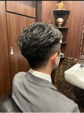 プラウド(PROUD) 七三　オールバック　田町　理容室　顔剃り　床屋　ツーブロック