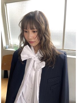 タヴィ(Tavi) フェイスレイヤースタイル/ミディアムヘア/ニュアンスパーマ