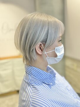 リーオオサカ(Lee Osaka) 【Lee大阪店】ショートレイヤー×ホワイトカラー/新出