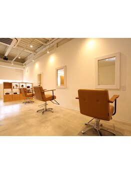 3席のみのプライベートサロン★周りを気にせずリラックスして過ごせる雰囲気で、あなただけの特別な時間を