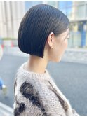 20代30代透明感暗髪アッシュブルーグレージュ丸みボブ