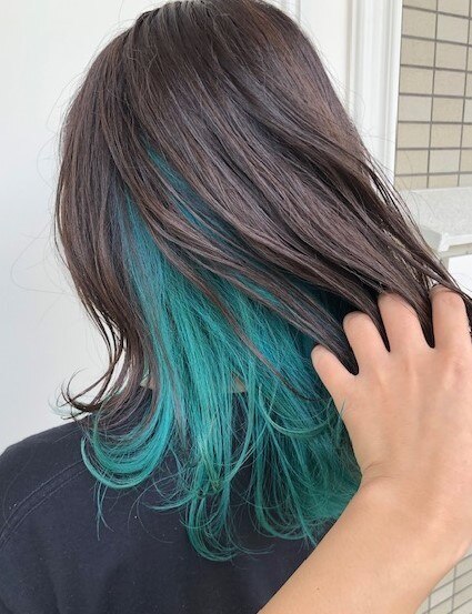 2026年夏】エメラルドグリーンの髪型・ヘアアレンジ｜人気順