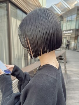ミィ 表参道(mee.) 似合わせカット ボブヘア 縮毛矯正 ミニボブ 切りっぱなしボブ