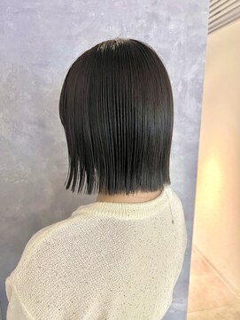 モク(mok) 大人気！パツっと切りっぱなし外ハネボブ