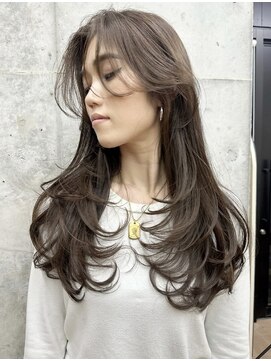 ヌエン 渋谷(NU/EN) 春のレイヤーブラウン