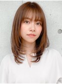 斜めバング小顔ナチュラルカールココアベージュうるツヤ黒髪