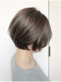 O-tete アッシュベージュ大人ハイライトショートボブ