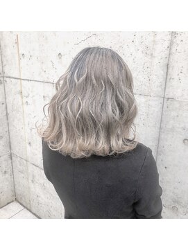 ワンズクロエ 原宿店(ONE's Chloe) ショート/学割U24/ケアブリーチ/ダブルカラー[原宿駅]