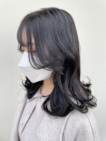 コキャン(COQUIN)&nbsp;韓国ヘア　韓国スタイル　シースルバング　黒髪　ブルーブラック