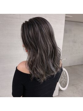 ウェグ 難波(WEG) WEG 難波　ケアブリーチ/ロングレイヤー/ガーリー