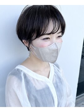 マッシュアンドマッシュアヴェダ ららぽーと福岡店(mash&mash AVEDA) シースルーバング・丸みショート・ダークアッシュ・白髪ぼかし