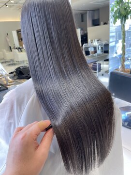 ループス(Roops) 髪質改善酸性ストレート×大人の艶髪ヘルシースタイル　見良津