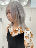 ヘアサロン ドット トウキョウ カラー 町田店(hair salon dot. tokyo color)&nbsp;[杉本真奈美] ホワイトグレー × ウルフカット [町田駅]