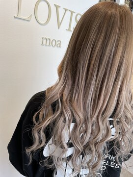 ラビスモア(Lovis moa) 切りっぱなしボブ/ピンクブラウン/エアリーロング/美髪のススメ