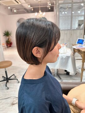 レイラバイアフロート 吉祥寺(Lila by afloat) 小顔ナチュラルショート20代30代40代くびレイヤーショート