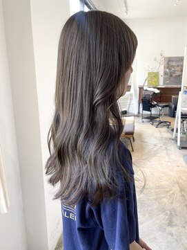 ヘアーアイストゥーレ(HAIR ICI TRE) ブリーチなしオリーブグレージュカラー 担当渡辺聖