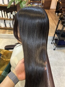 キュリオ(CURIO) うねり抑制成分配合◎カシミヤトリートメント