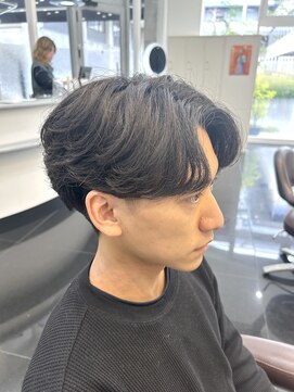 テテ(TETE) ニュアンスパーマ/センターパート/刈り上げなし