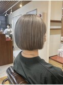 シルバーグレージュストレートボブ