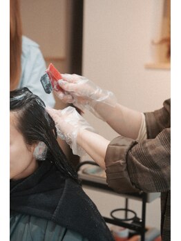 ジウ(jiu)の写真/盛岡《自信が持てる艶髪》クセ/広がり/ダメージを抑え、地毛のように柔らかな質感の自然なストレート*大通