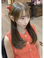 シークレットミラーズ(SECRET MIRRORS)&nbsp;透明感オリーブグレージュ × シースルーバングのレイヤーロング